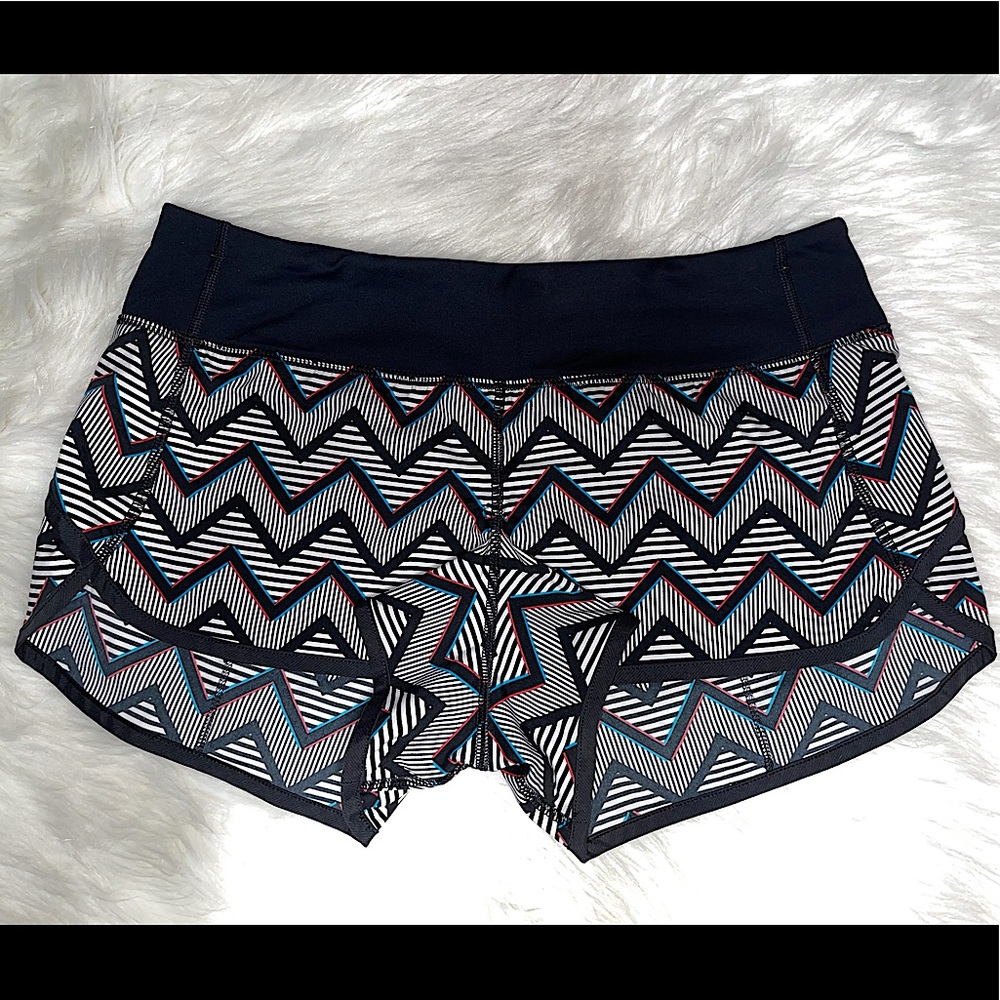 Lululemon seawheeze speed up shorts
